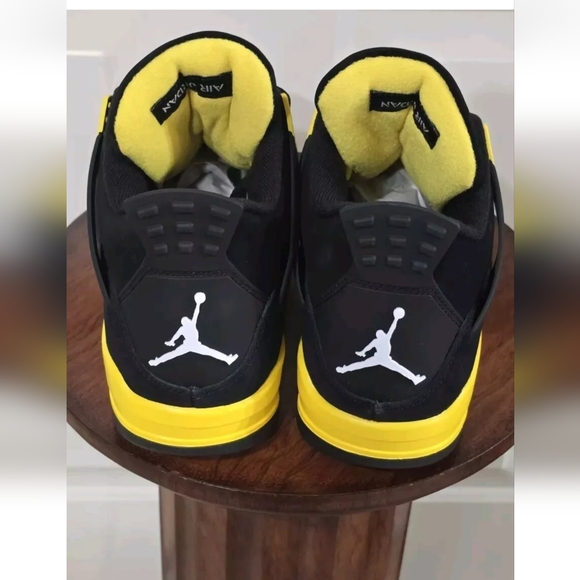 Nike Air Jordan 4 Retro Thunder DH6927-017 Men US 10/ Women size 11.5 New In Box - Picture 8 of 16
